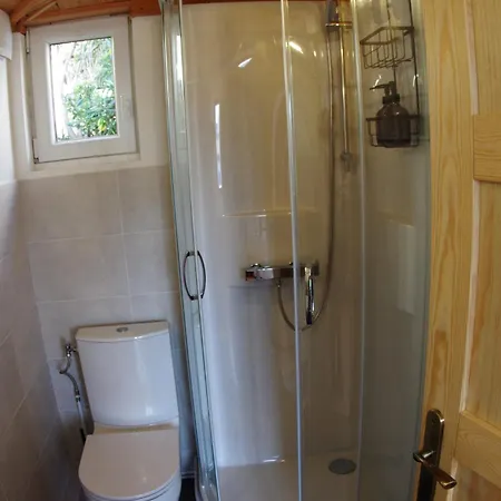 Insolite Avec Salle De Bain *
